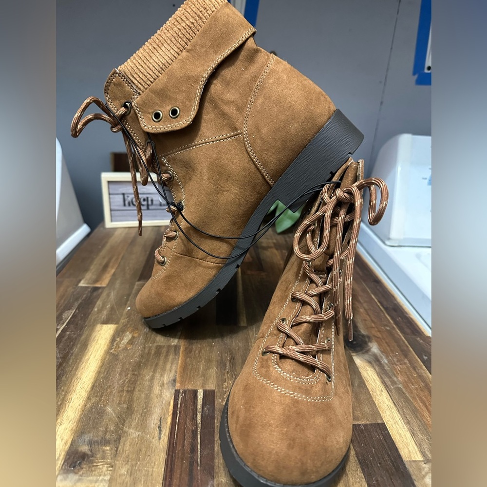 St. John's Bay Women's Brown Lace-Up Boots - Picture 3 of 6
